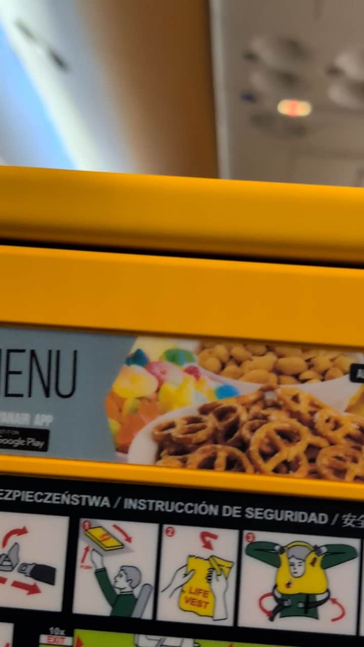 Flygplan till Sverige fick nödlanda – läsglasögon i toaletten