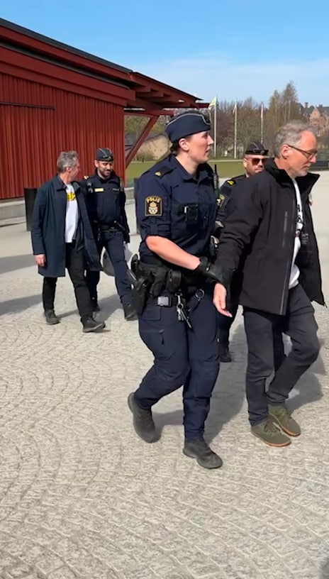 Greps av polis – efter aktion på Vasaskeppet