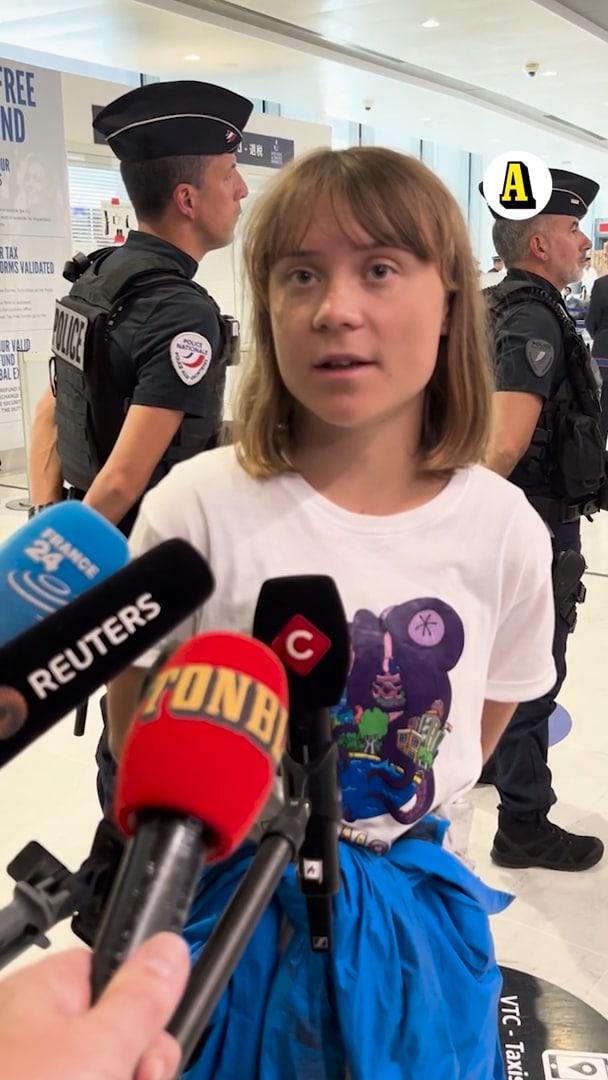 Gretas första ord på flygplatsen: ”Har blivit deporterad"