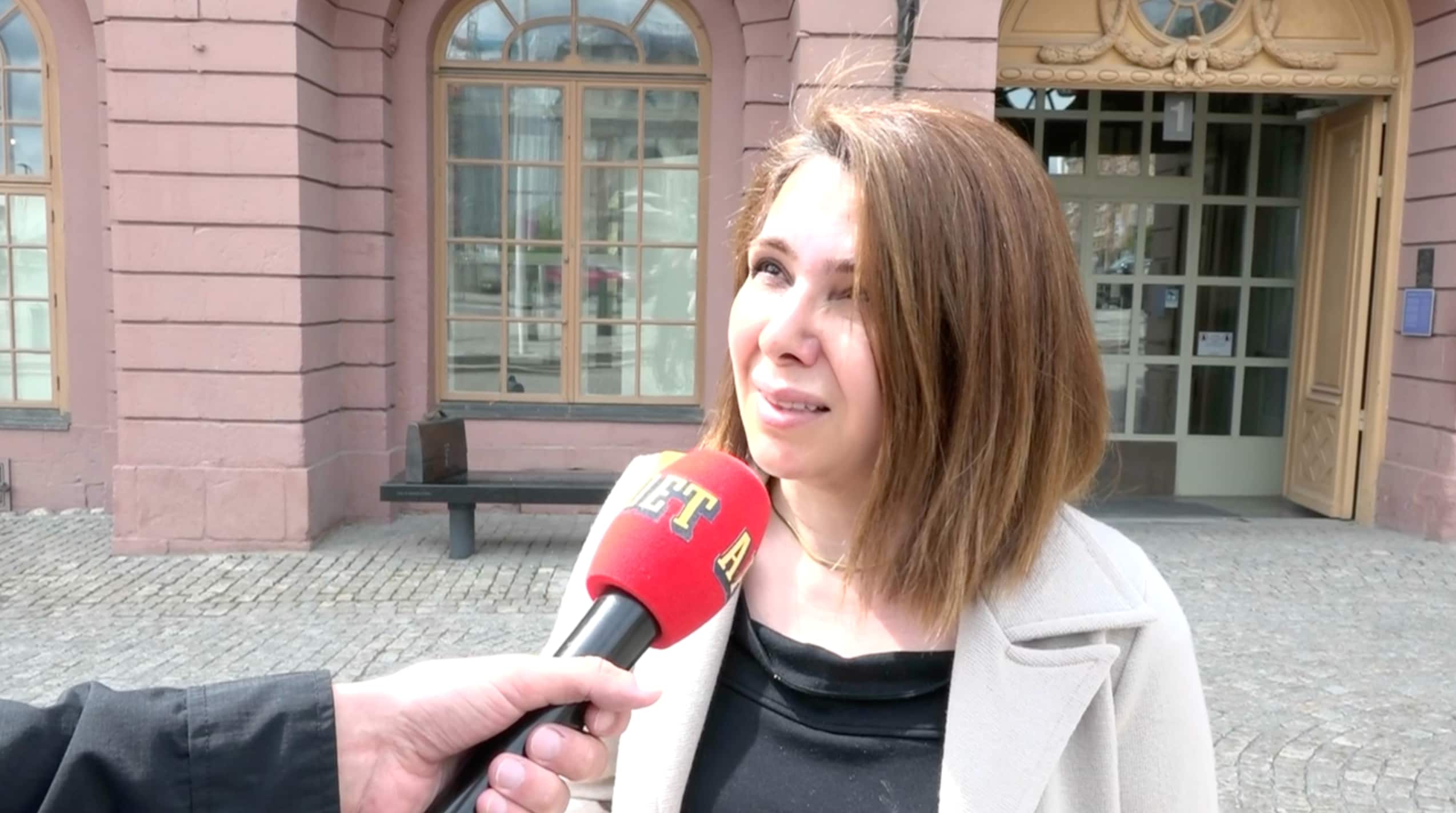 Hennes man är kvar i iranskt fängelse: ”Jag är helt utan hopp nu”