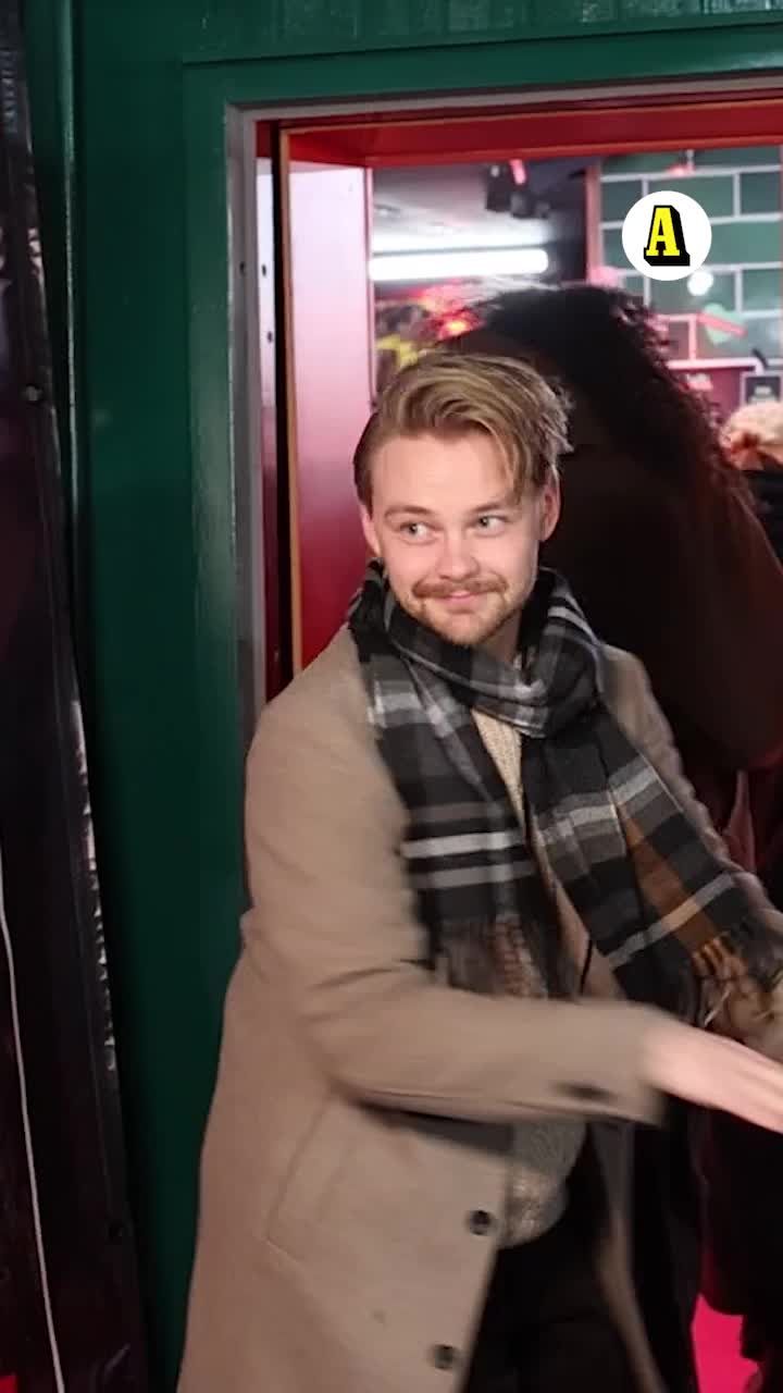 Här går de in i buren – ”Ska bli riktigt roligt”