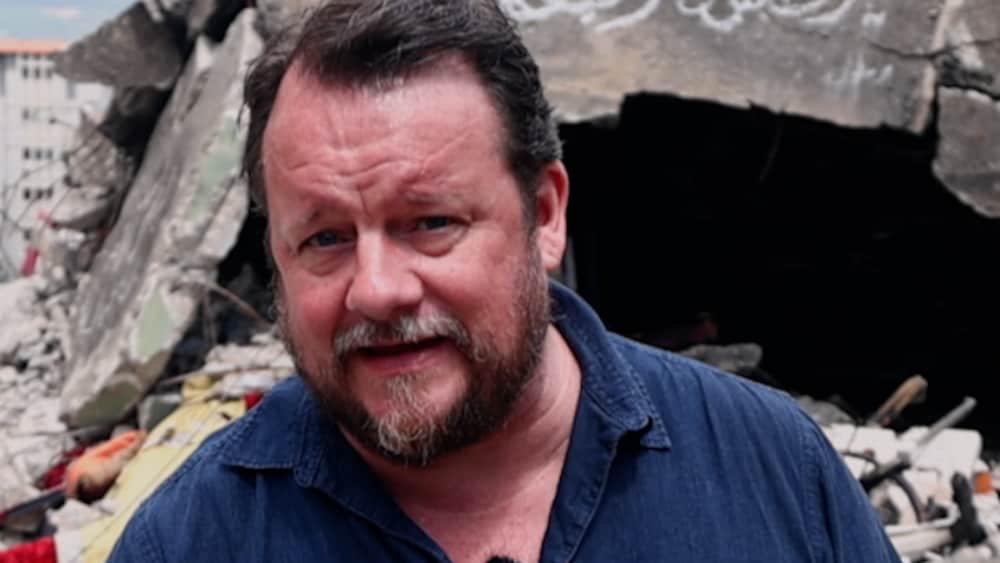 Vrakdelarna efter att 13 personer d&ouml;dats i flygattack