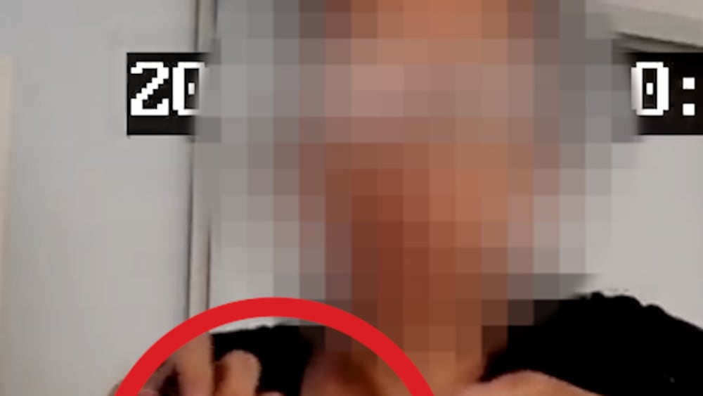 F&aring;ngas p&aring; film &ndash; n&auml;r hon f&ouml;rgiftar sin man