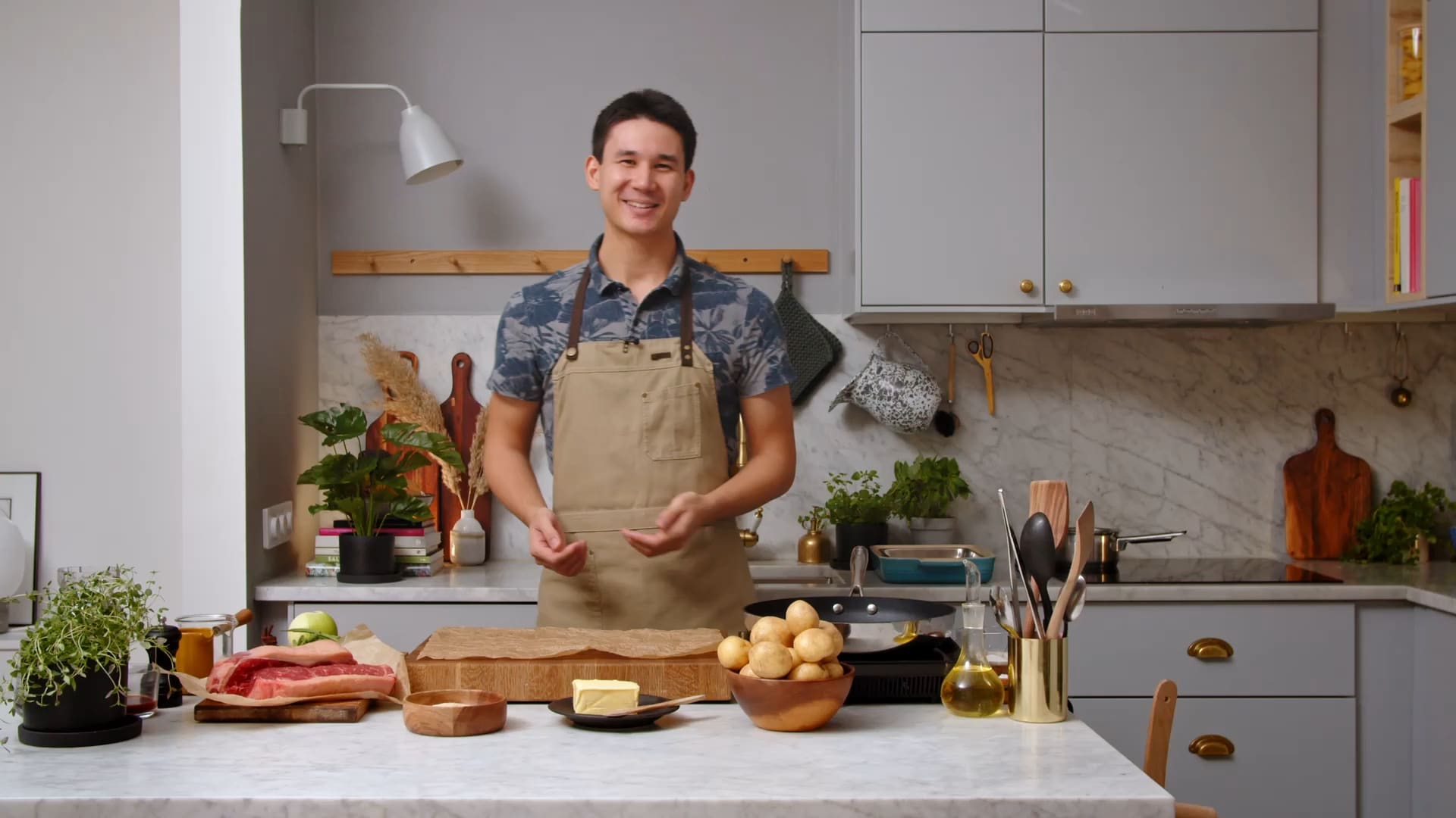Filip Poon lagar biff med hasselbackpotatis