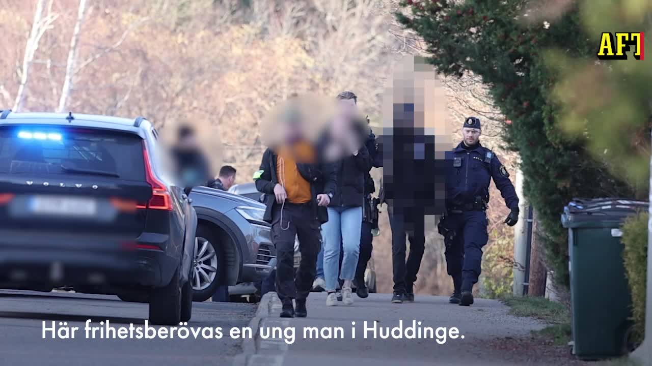 Här frihetsberövas en man efter två skjutningar i Huddinge