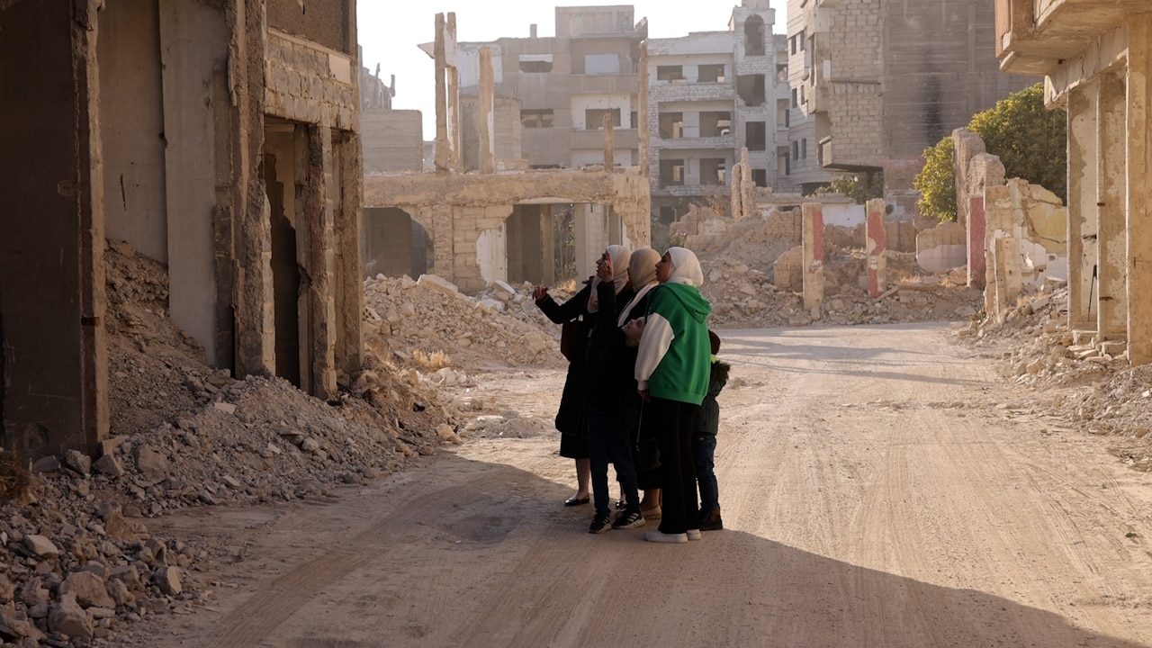 Omars lägenhet totalförstördes: ”Jag hoppas att framtiden blir bättre”