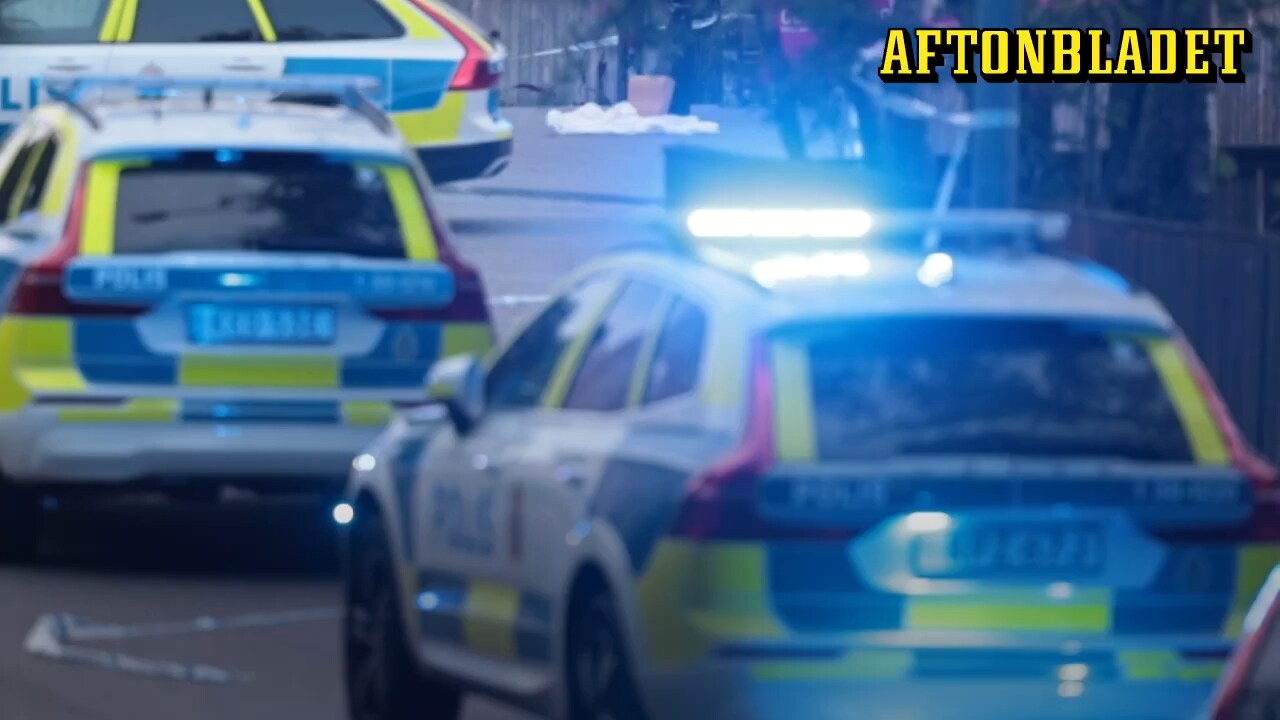 Två till sjukhus efter explosion i butik i Södertälje