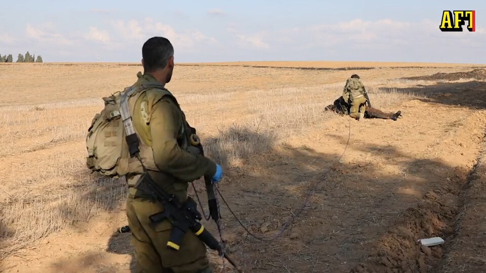 Här förs döda kroppar bort – i spåren av kriget