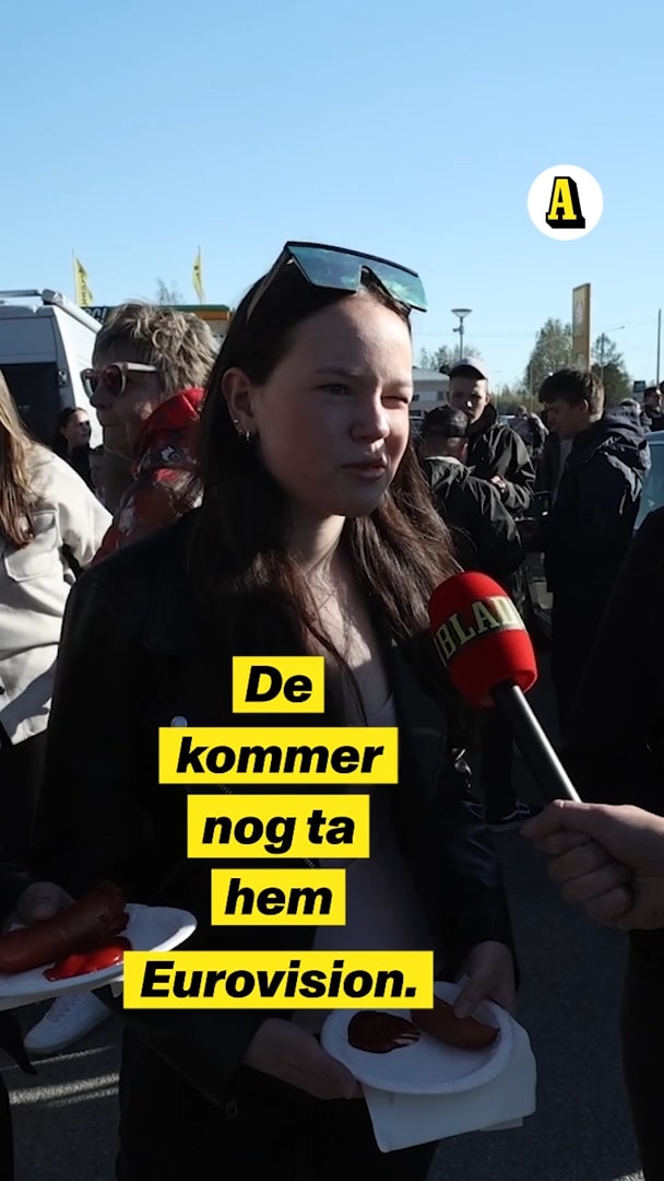 Feststämning i Vörå – firar Eurovision med traktorparad