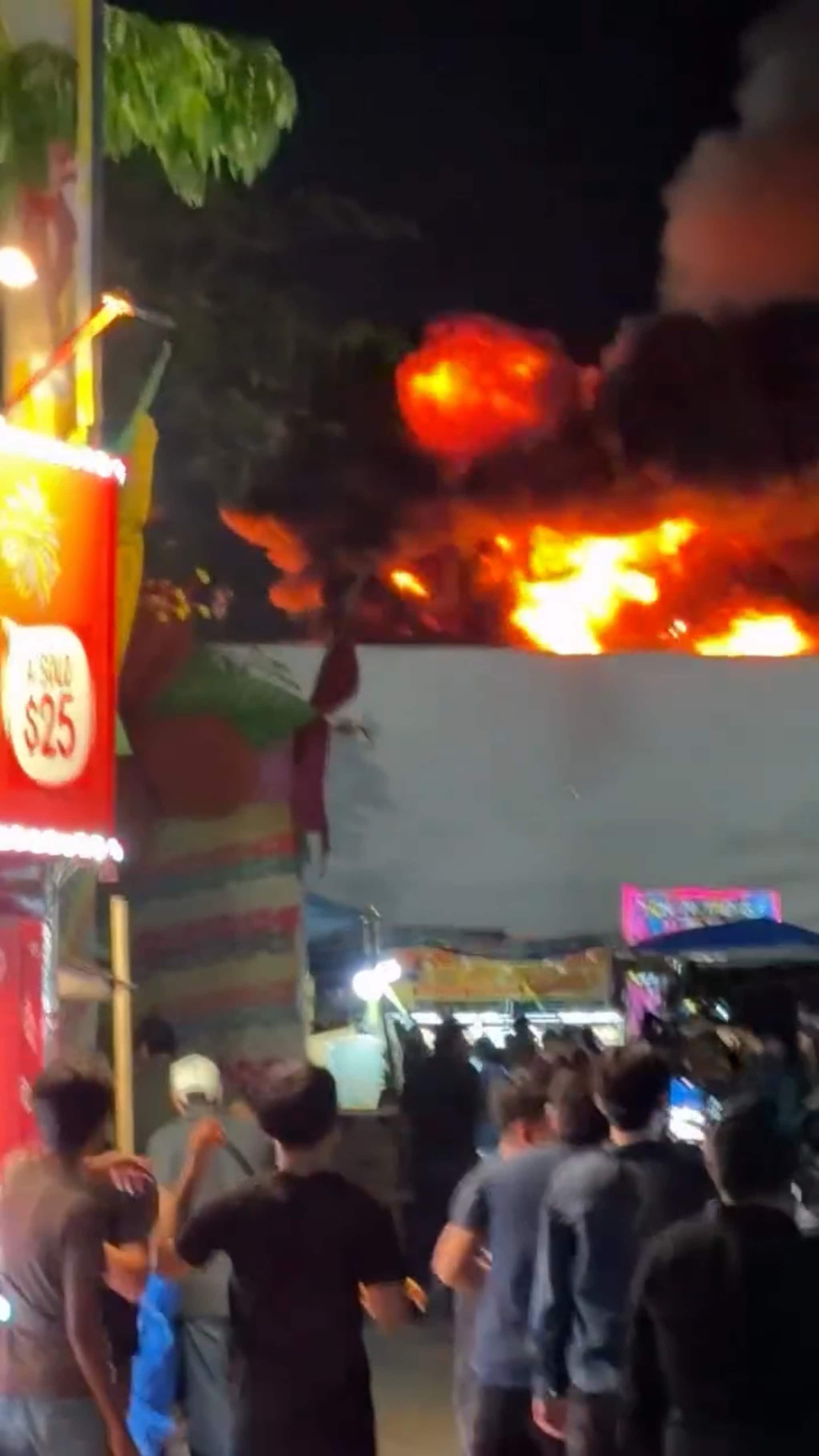Minst fem döda i brand i köpcentrum
