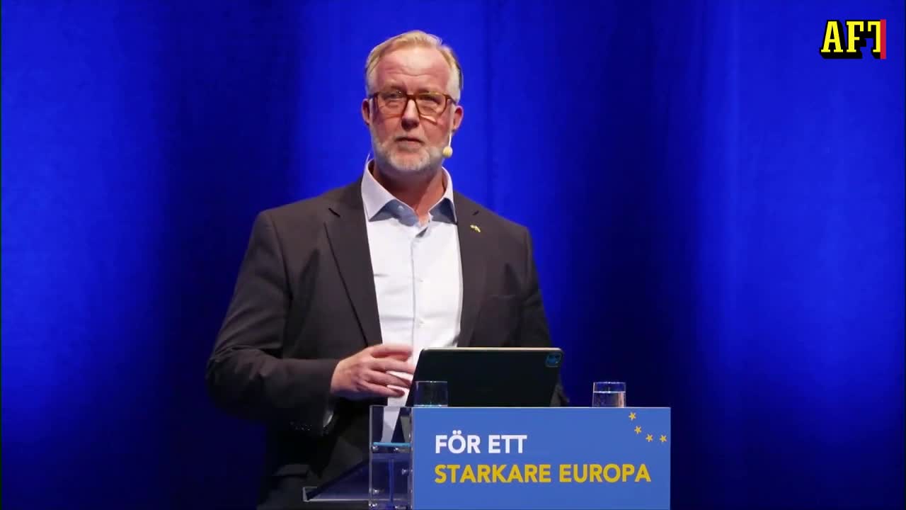 Pehrson på L:s riksmöte: Vill ha nattlås på mobiler i hela EU