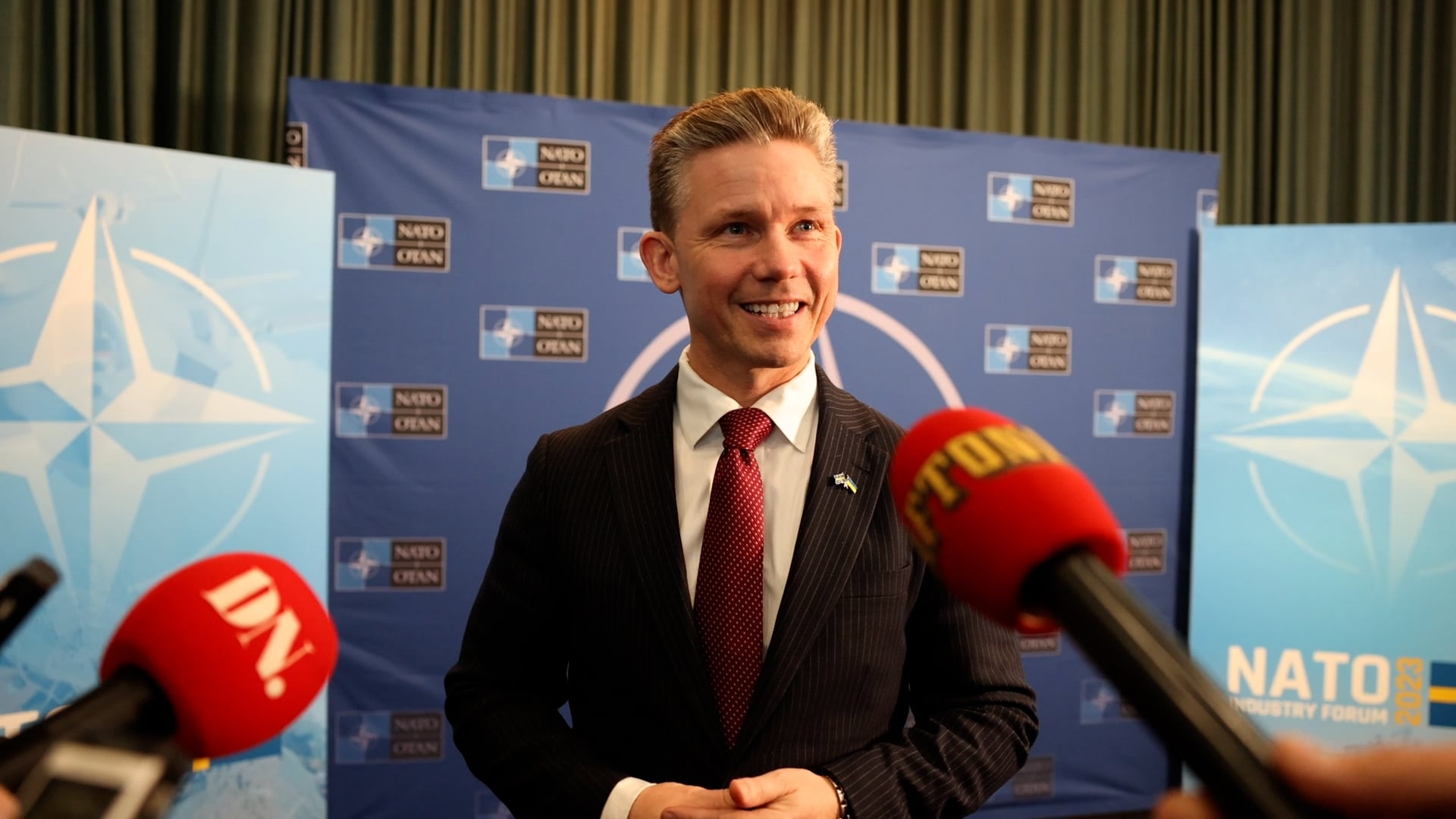 Försvarsministern: "Viktigast att ha strategiskt tålamod med Ukraina"