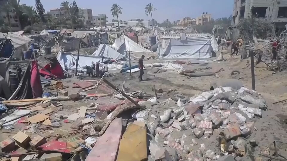 Total förödelse efter Israels attack – minst 90 döda