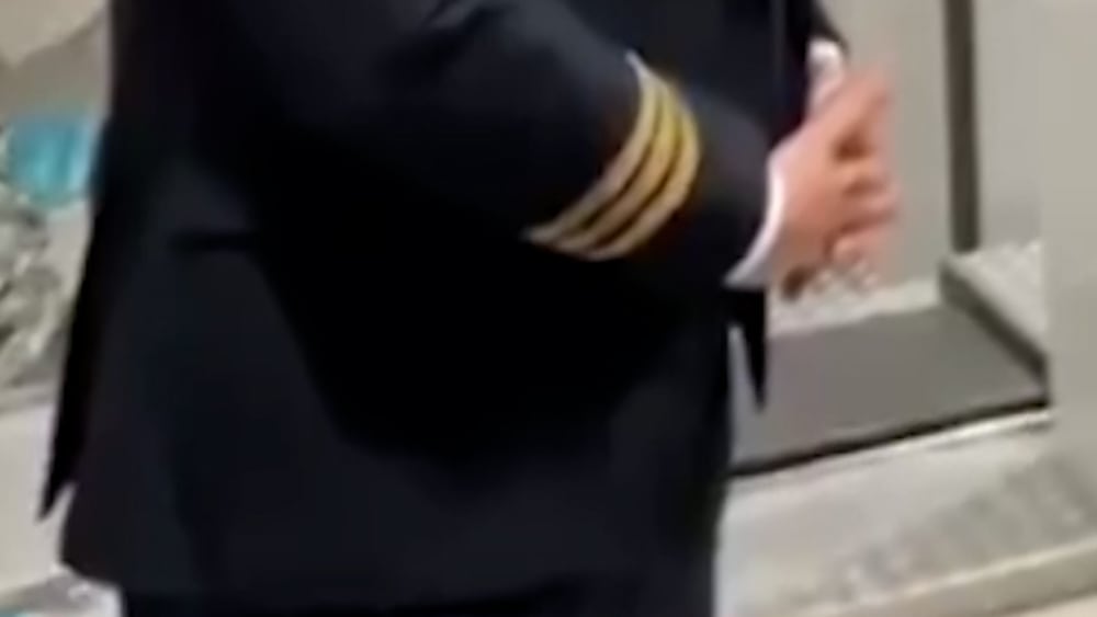 H&auml;r stoppas fejkpiloten med tio kilo knark