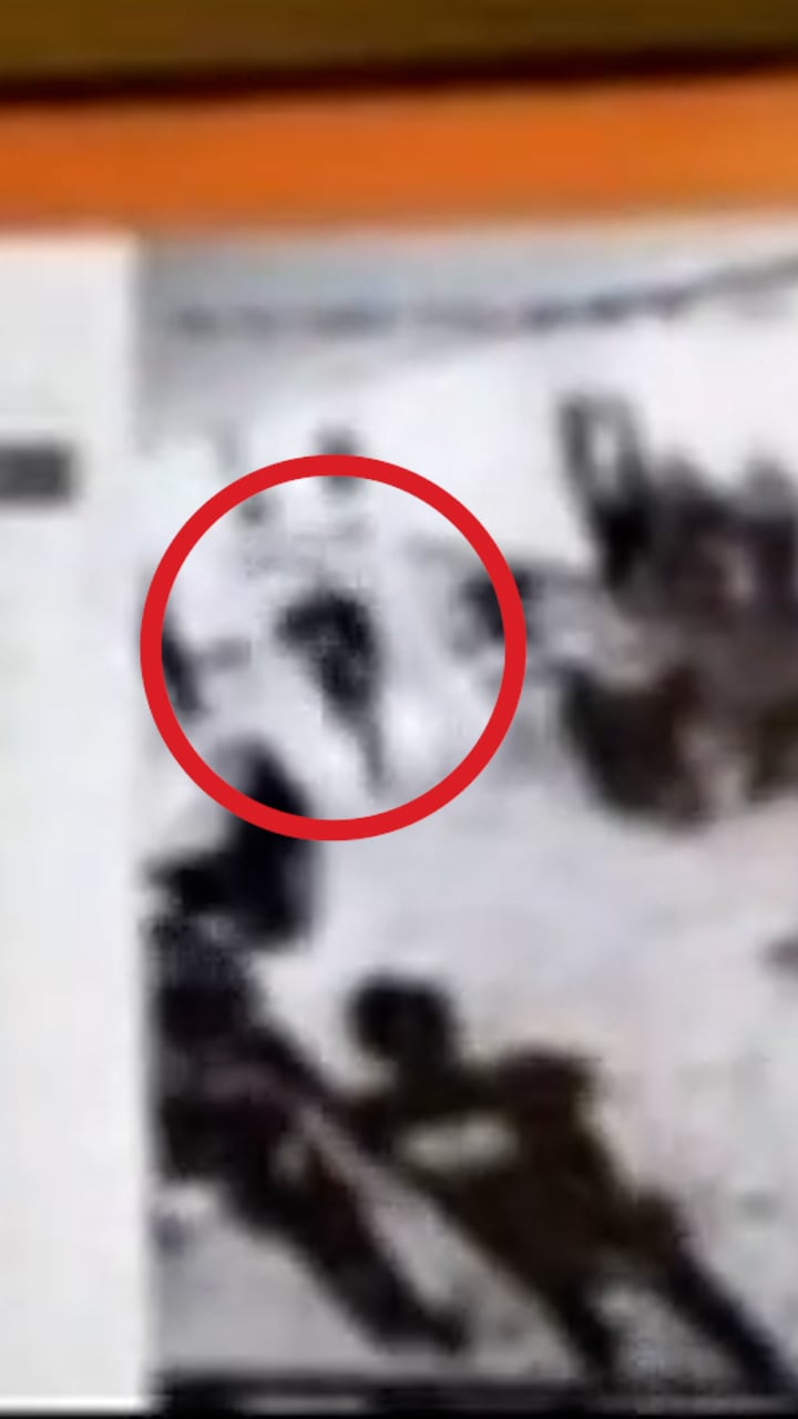 Här rusar bågskytten förbi vakten.