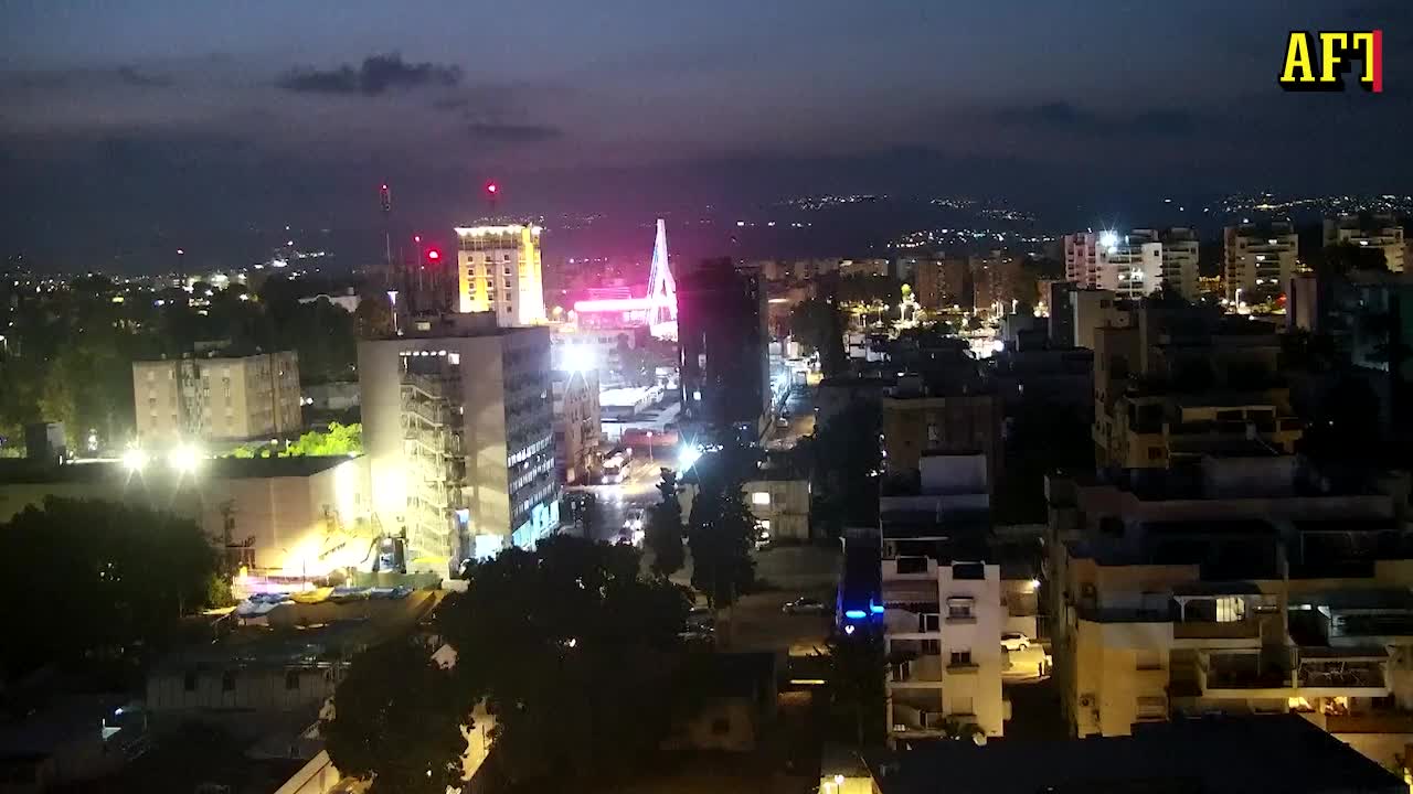 Här skjuts raketer vid gränsen mellan Israel och Libanon