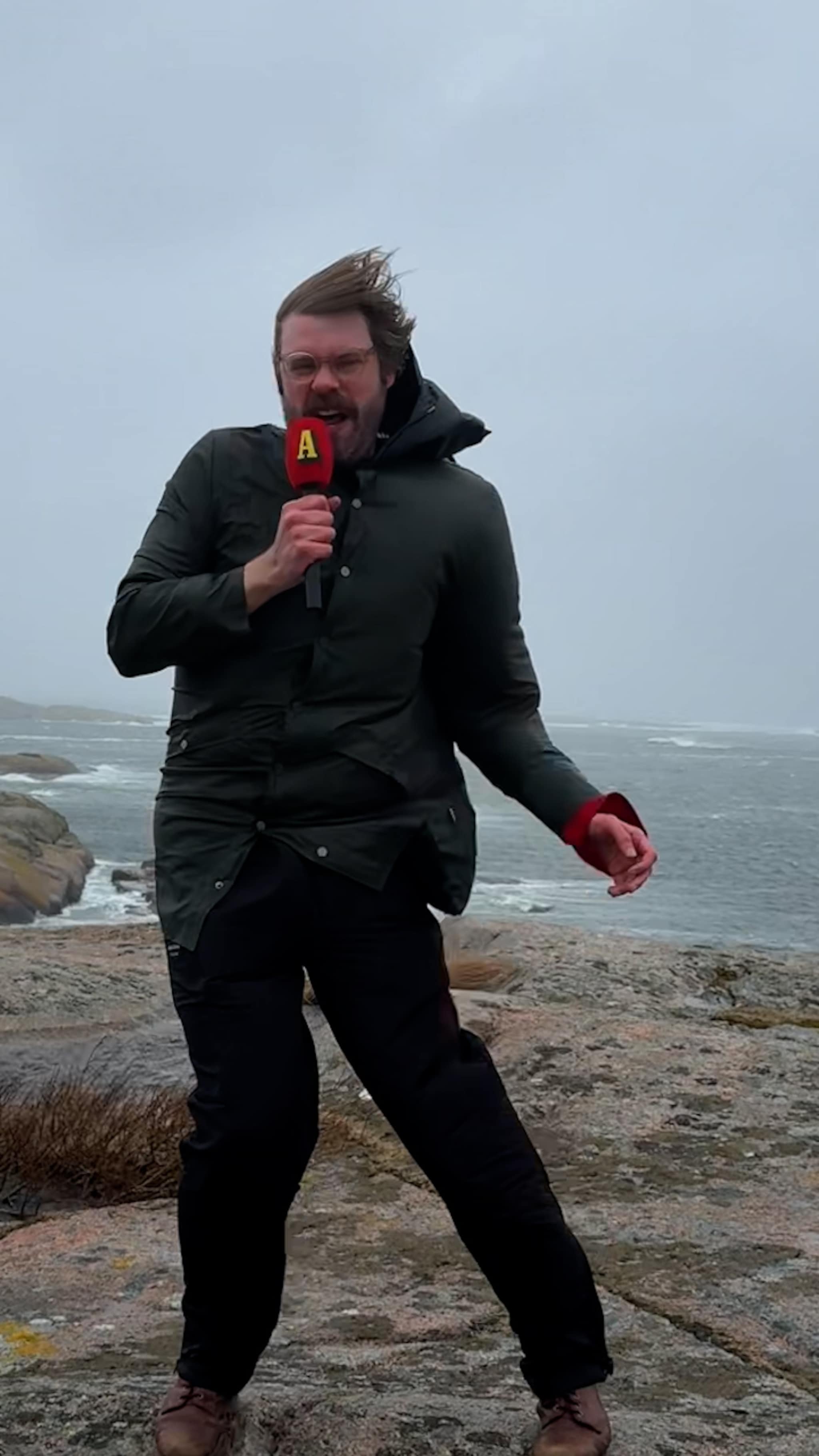 På plats i stormen Dave: ”Blåser rejält”