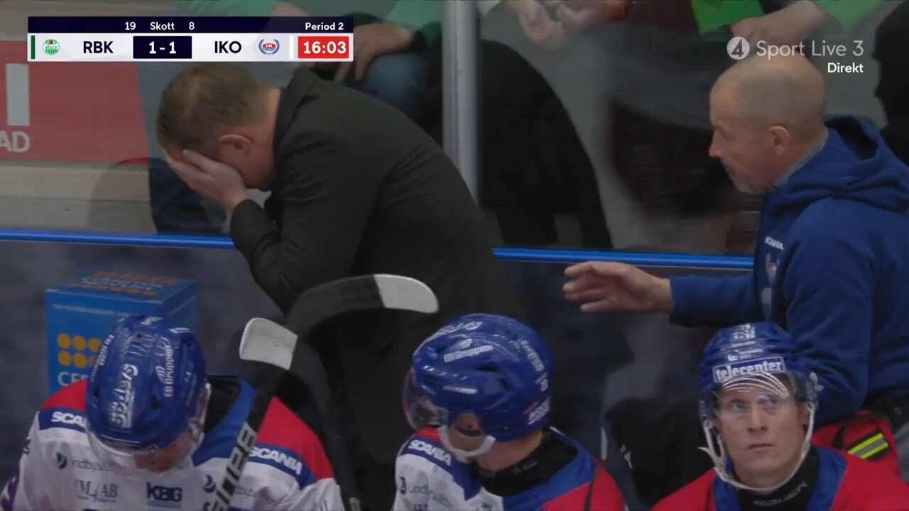 Blodvite: Tränaren får pucken i huvudet