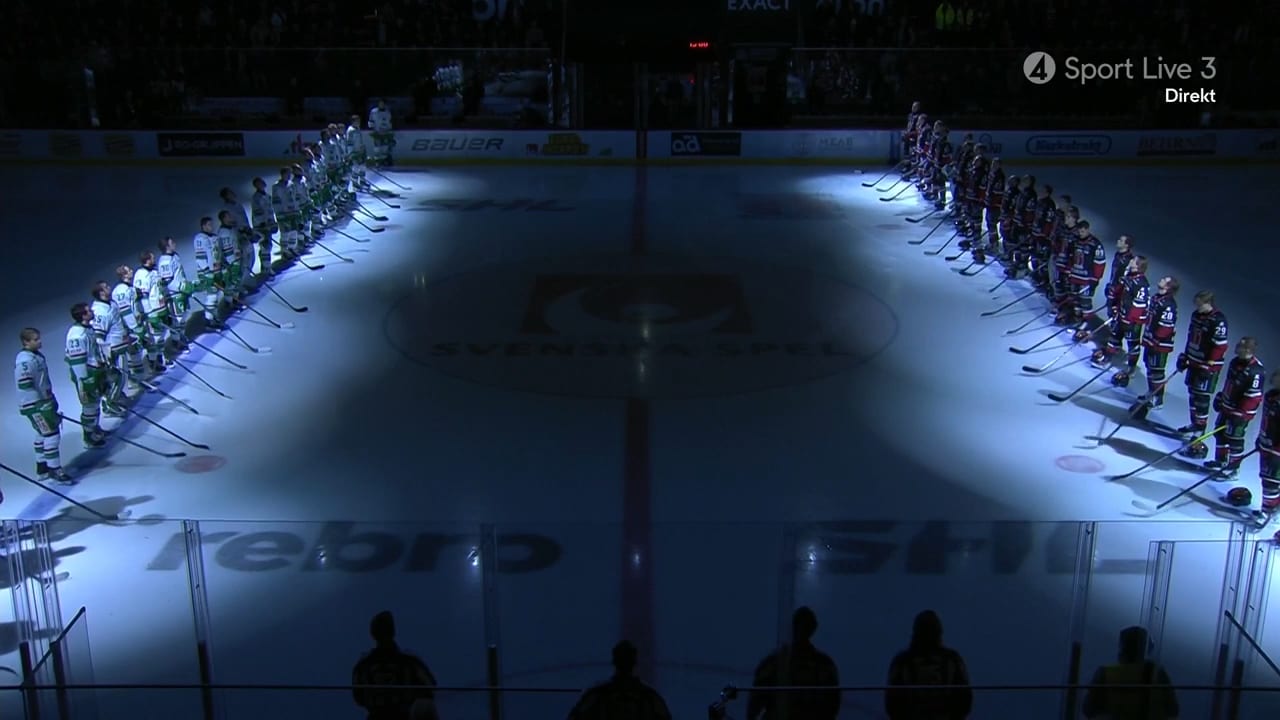 Starka känslor i Örebro – här hedras offren innan matchen