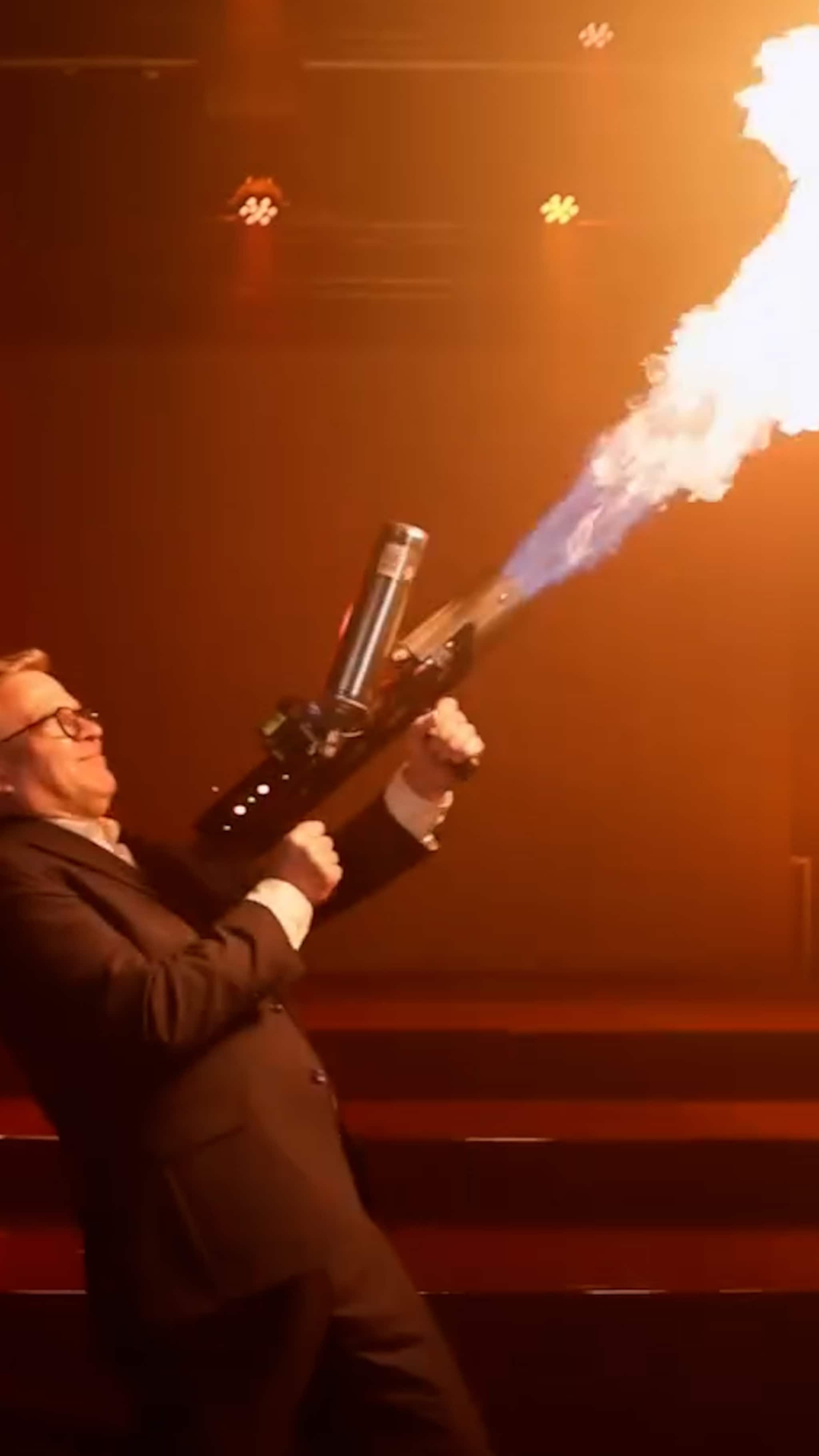 Här laddar Finlands statsminister inför Eurovision