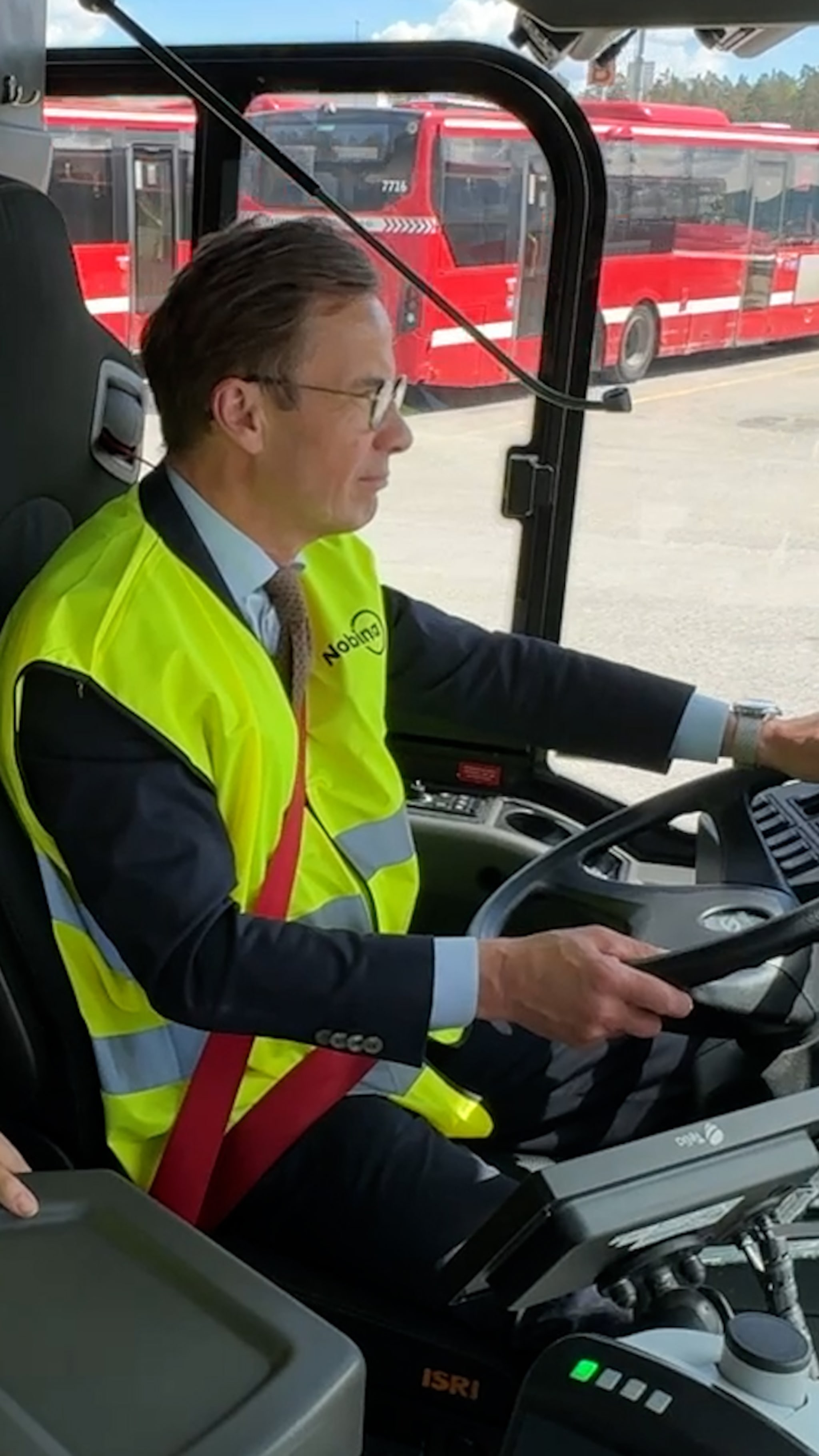 Här kör statsministern buss