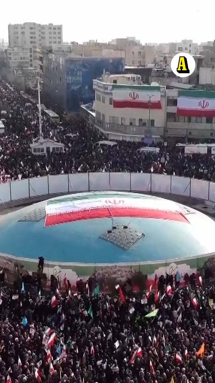 Demonstranter i Iran visade stöd för regimen