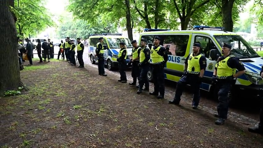 Polisen ingriper mot demonstration