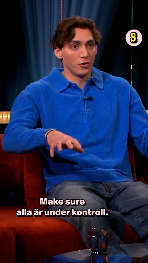 Mondos pappa sparkades ut från klubben.