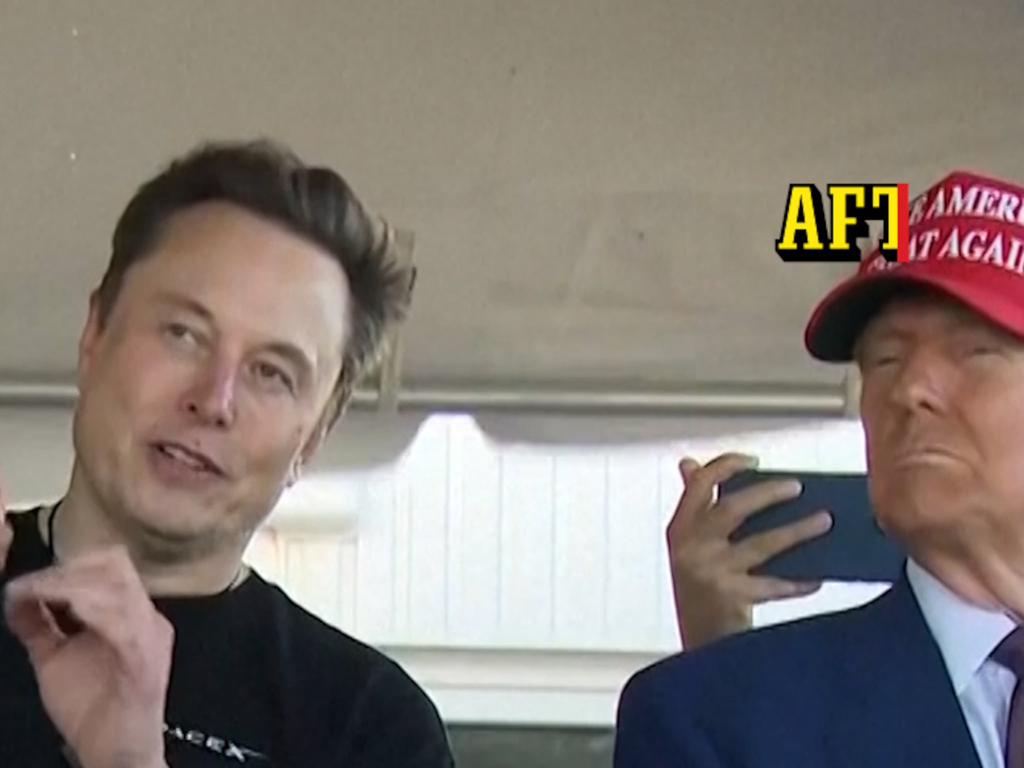 Trump och Musk tillsammans på testuppskjutning som sluta...