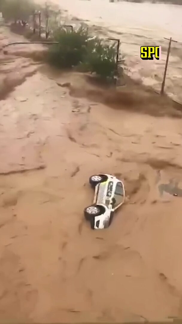 Svåra översvämningar har drabbat Valencia