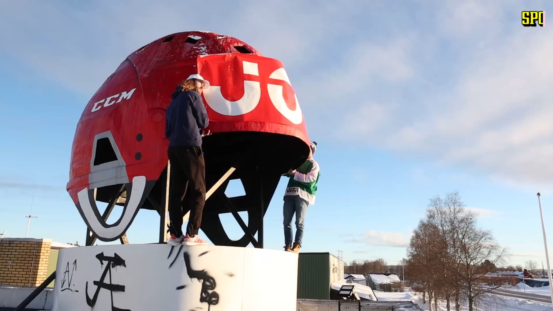 Hockeyresan: Här bryter de sig in på Jofa-taket