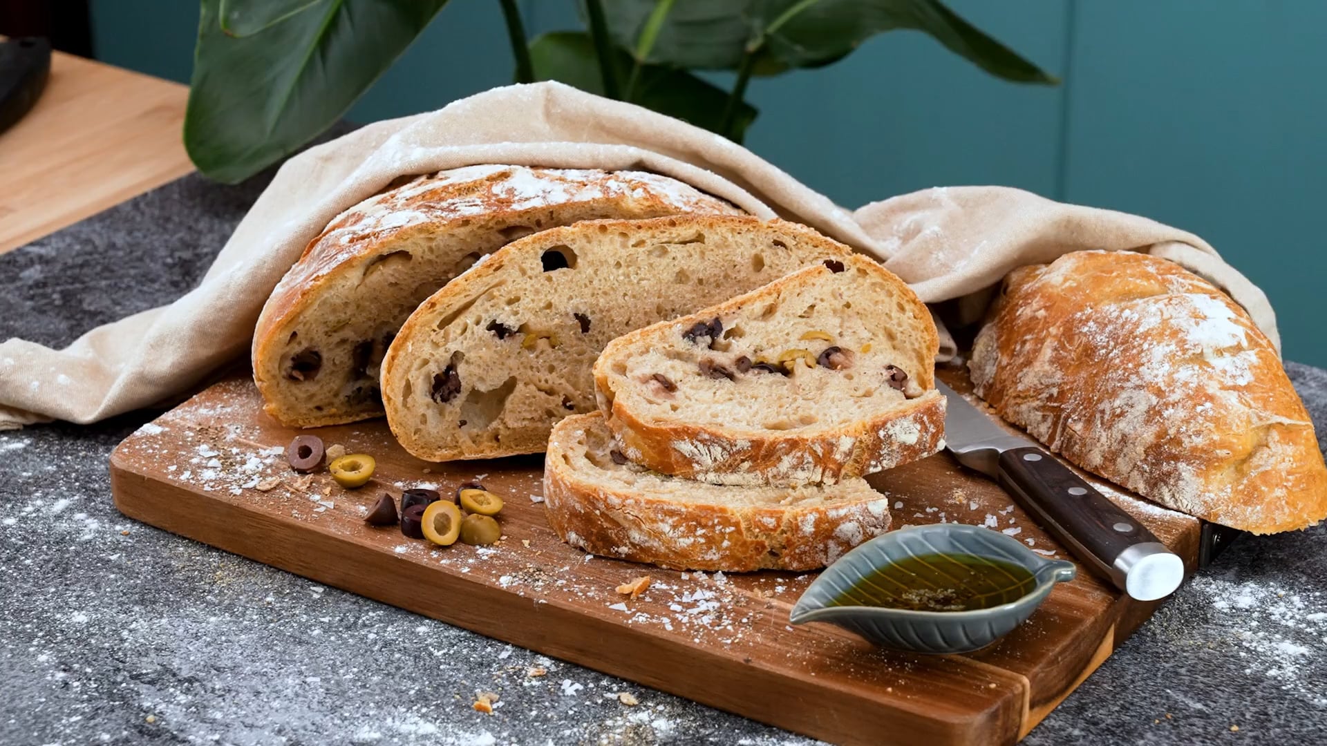 Baka enkelt olivbröd i gryta