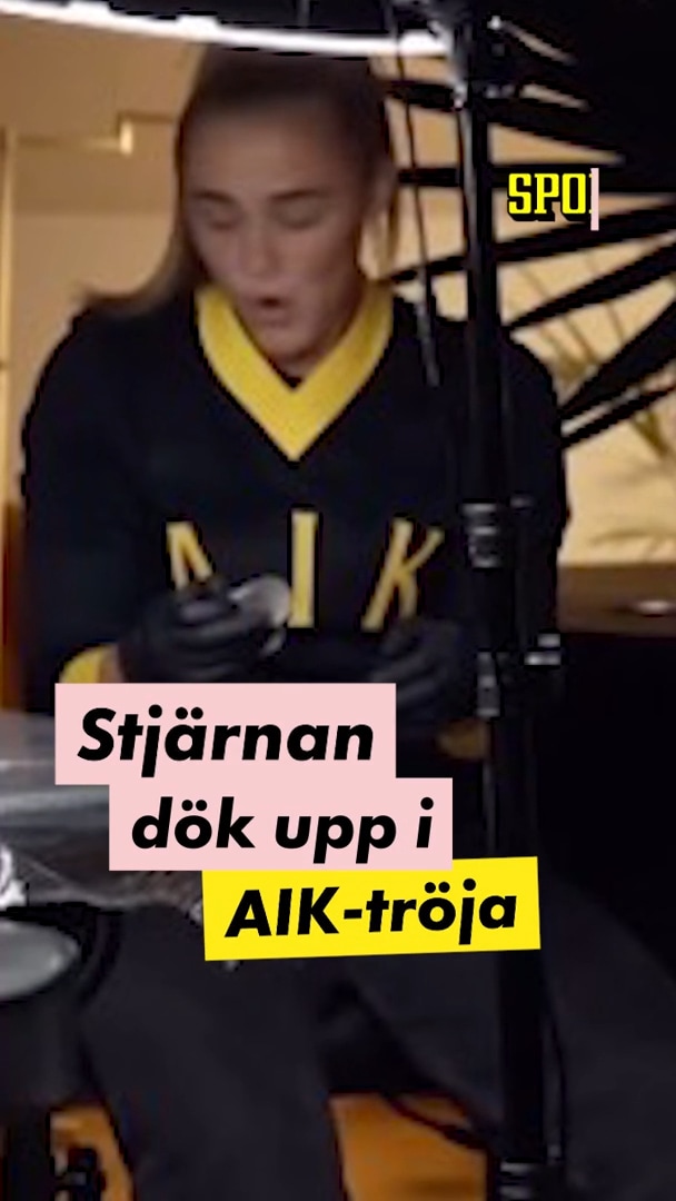 Stjärnan dök upp i AIK-tröja: ”Jag blev lite sur”