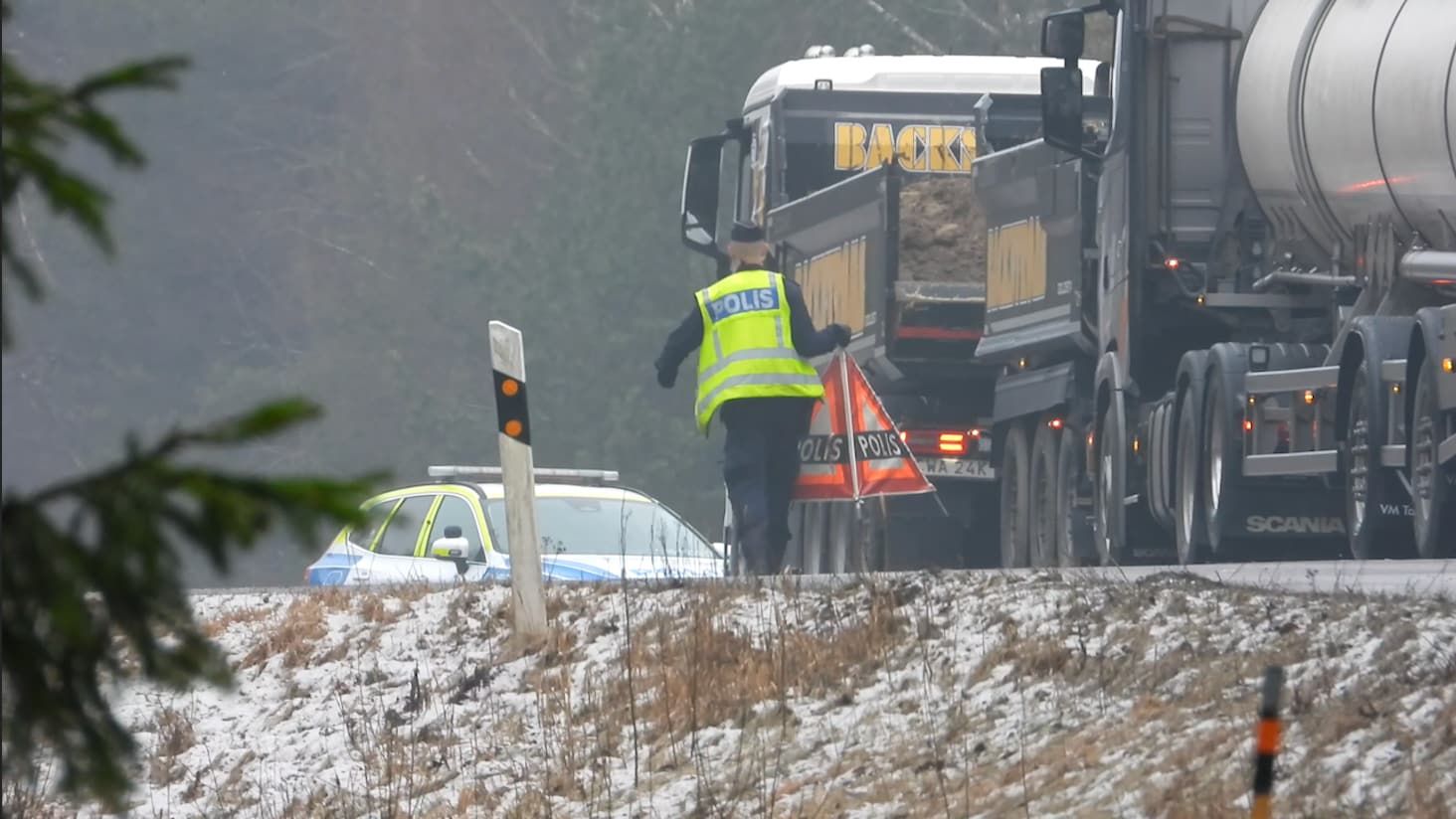Blixthalka – flera trafikolyckor och avstängda vägar