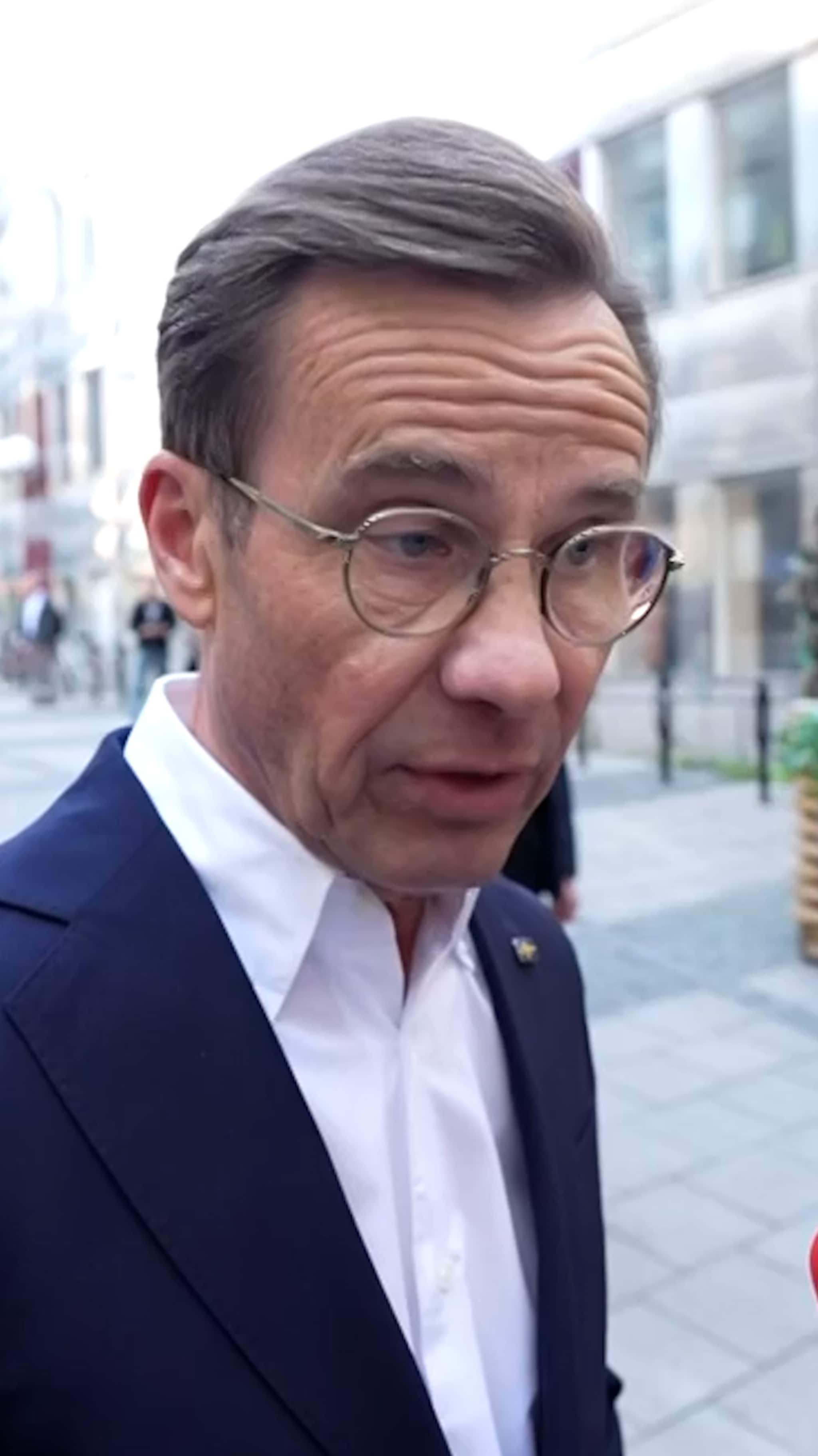 Partiledarna om tonårsutvisningarna