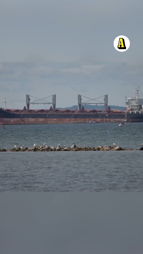 Lastfartyg på grund utanför Landskrona