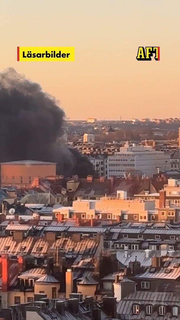 Brand i centrala Stockholm – röken syns över stora delar av stan