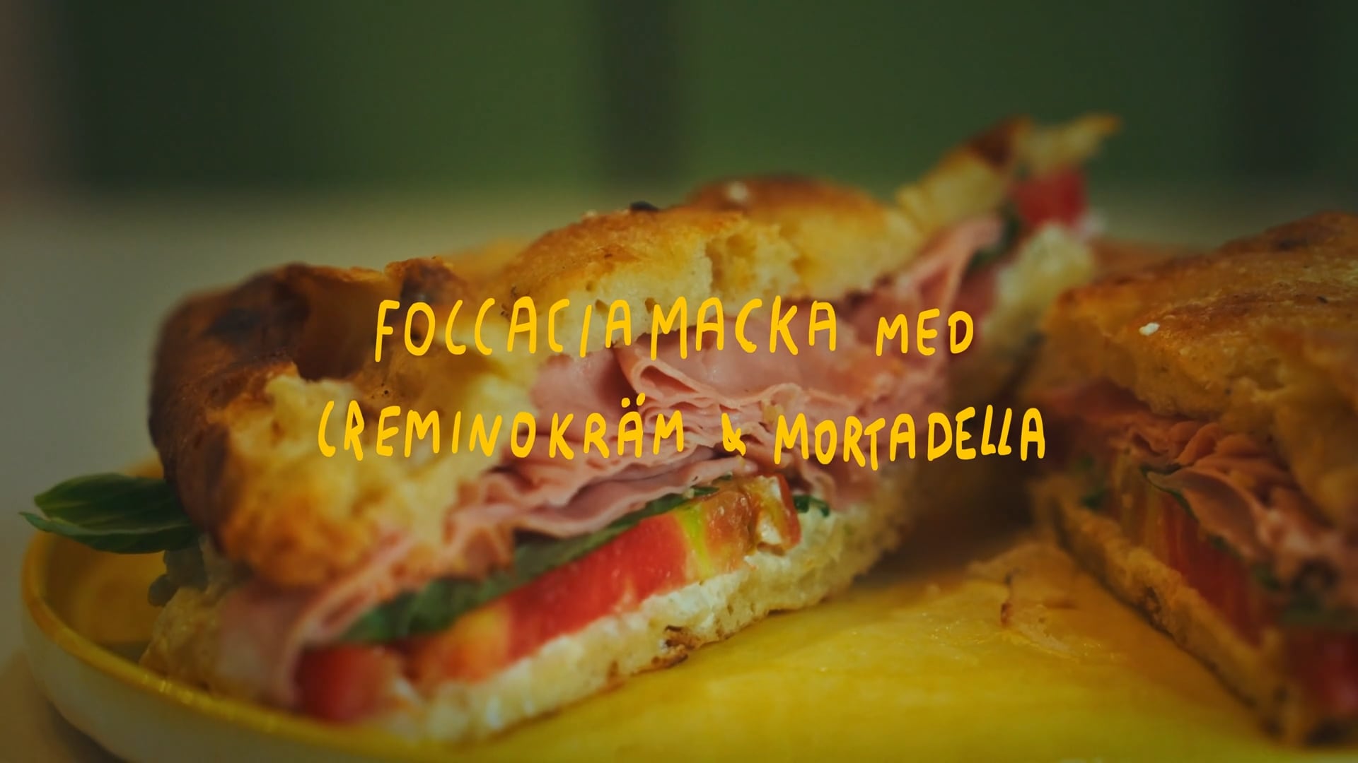 Foccaciamacka med creminokräm och mortadella