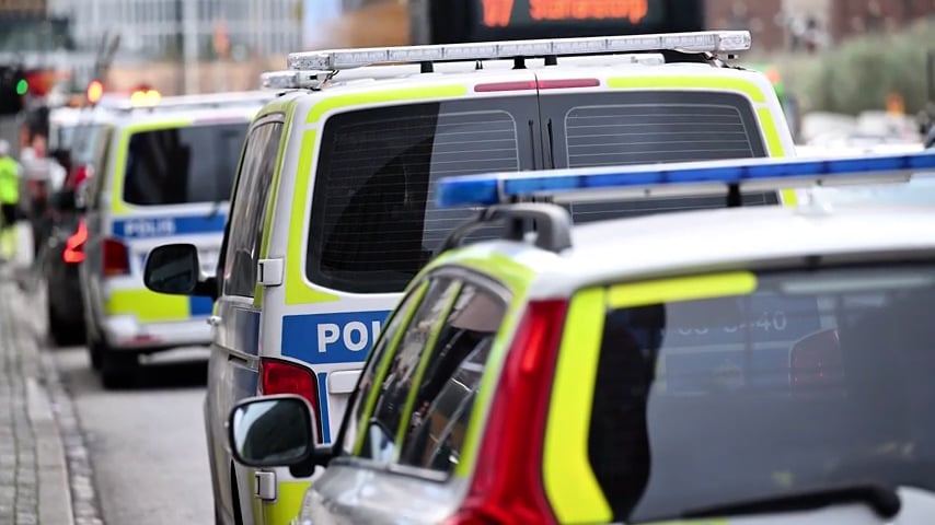 En man har hittats död på ett hotell i Malmö