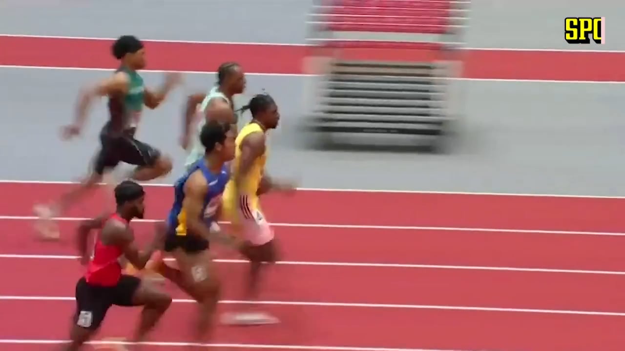 Här tar Noah Lyles hem segern på 60 meter
