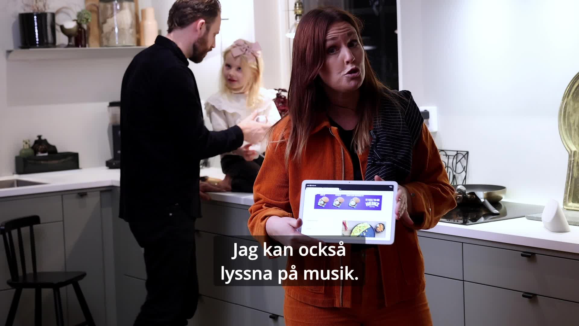 Google Pixel Tablet hemma hos Lina