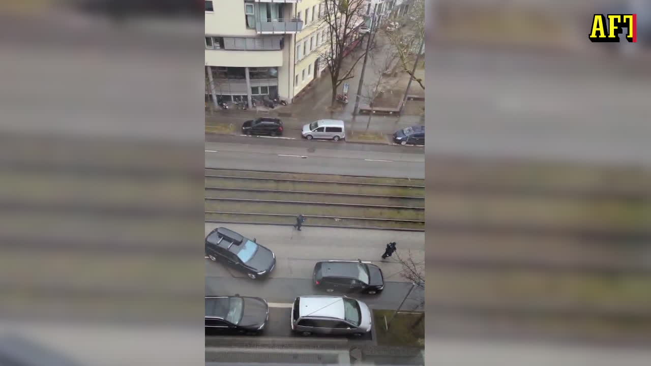 Bil har kört in i folkmassa i München