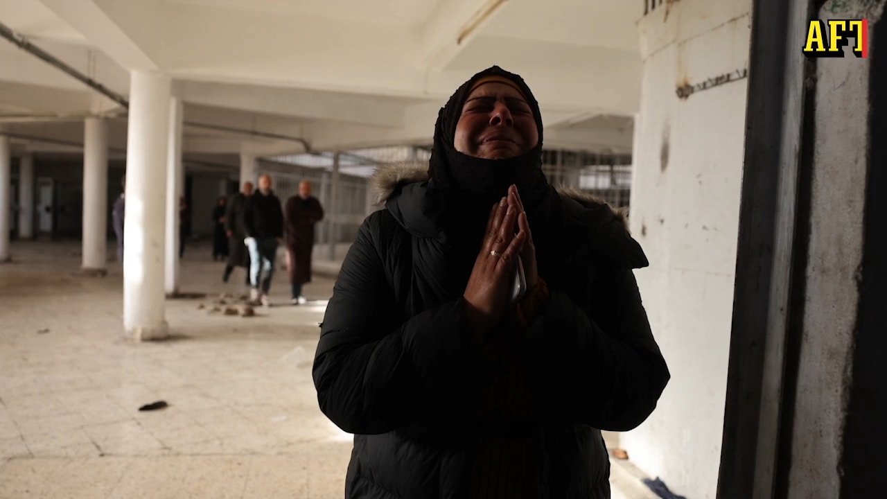 Släppt efter tortyren i fängelset: ”Slog oss med kablar”