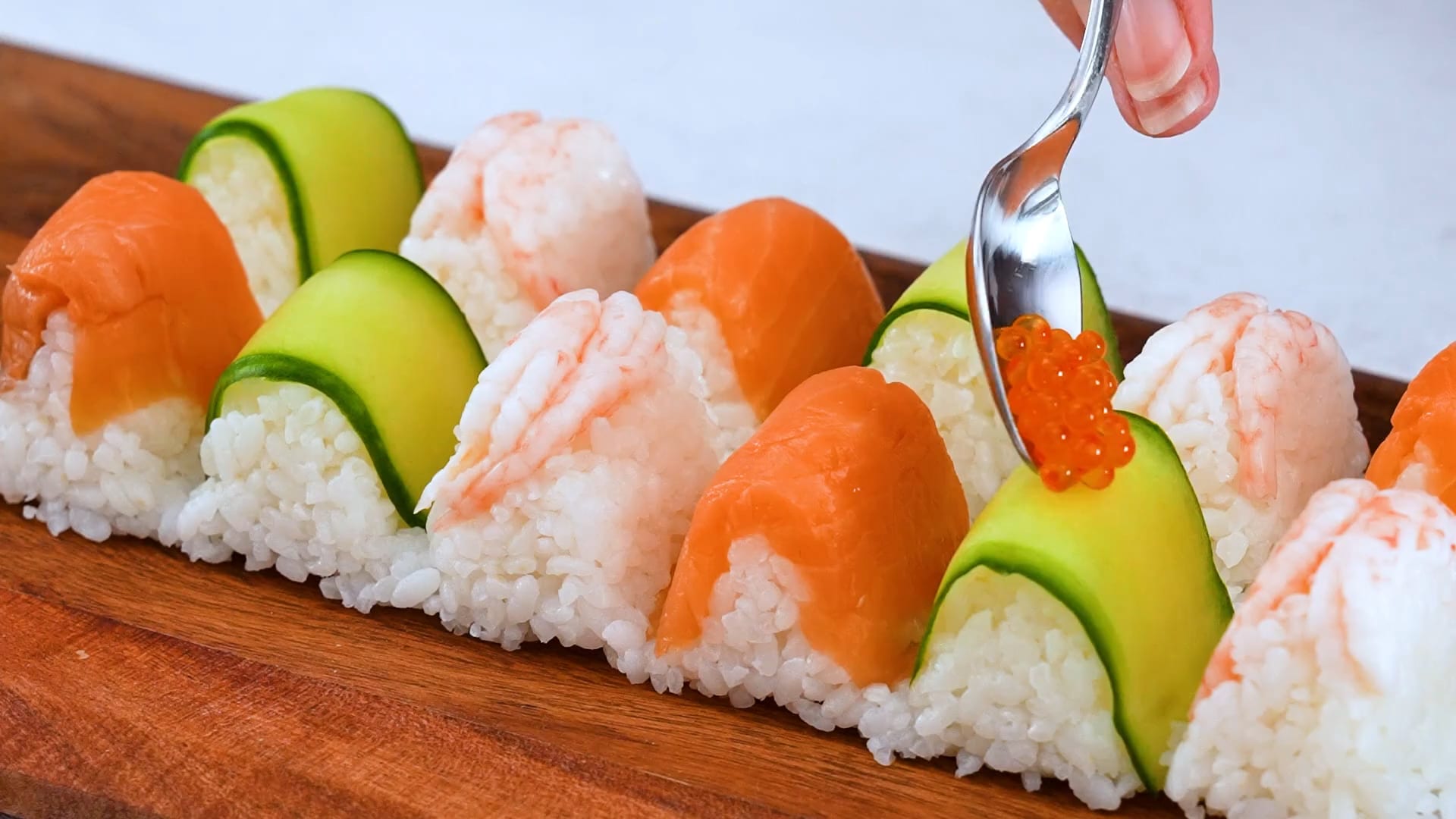 Så gör du sushi med enkla knepet