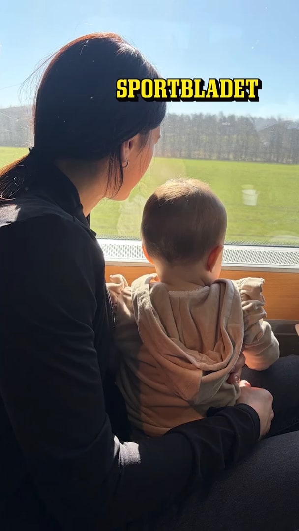 Tillbaka i Blågult – och dottern följer med