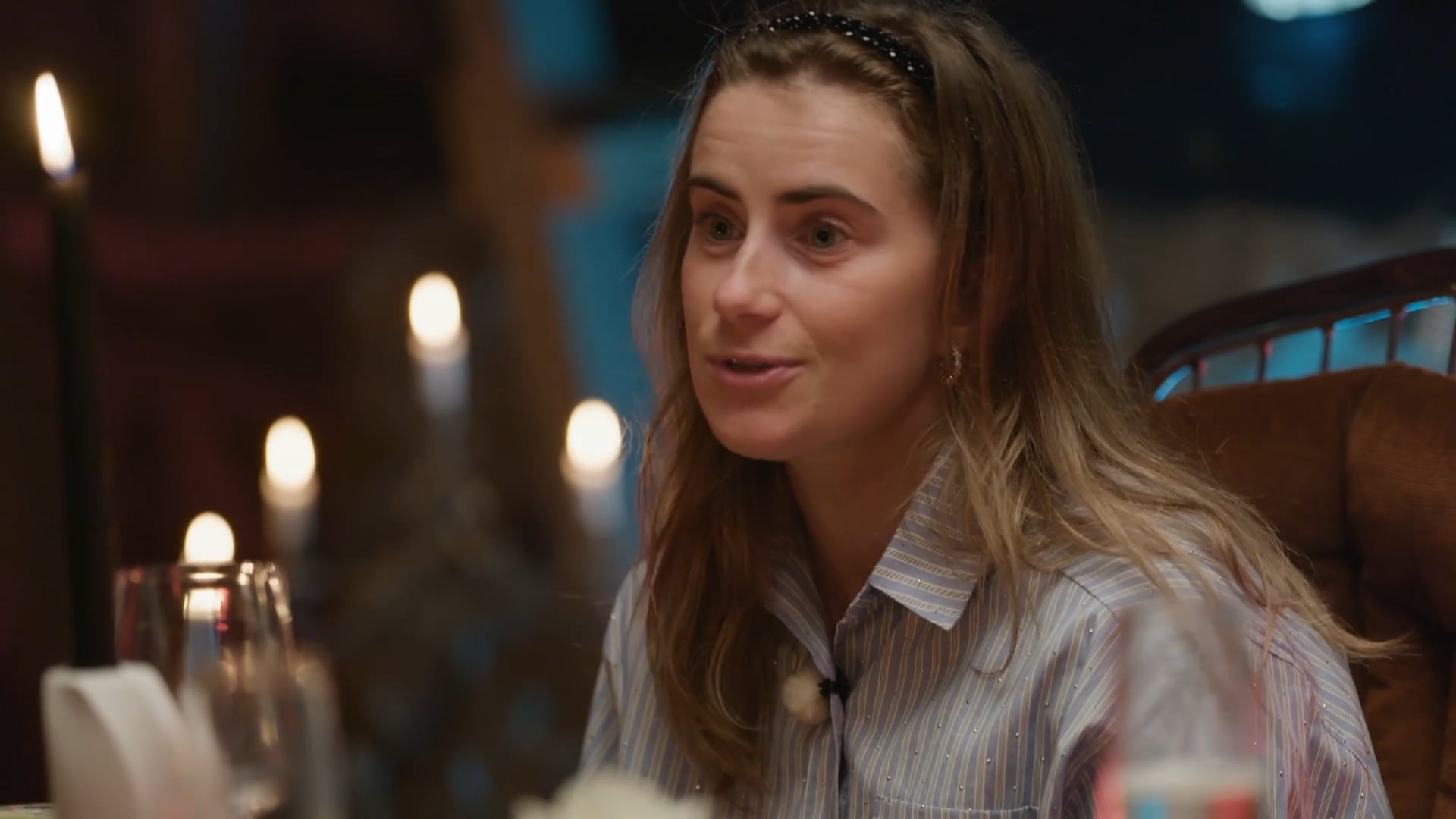 Gunilla Persson reagerar starkt på Ebbas fråga