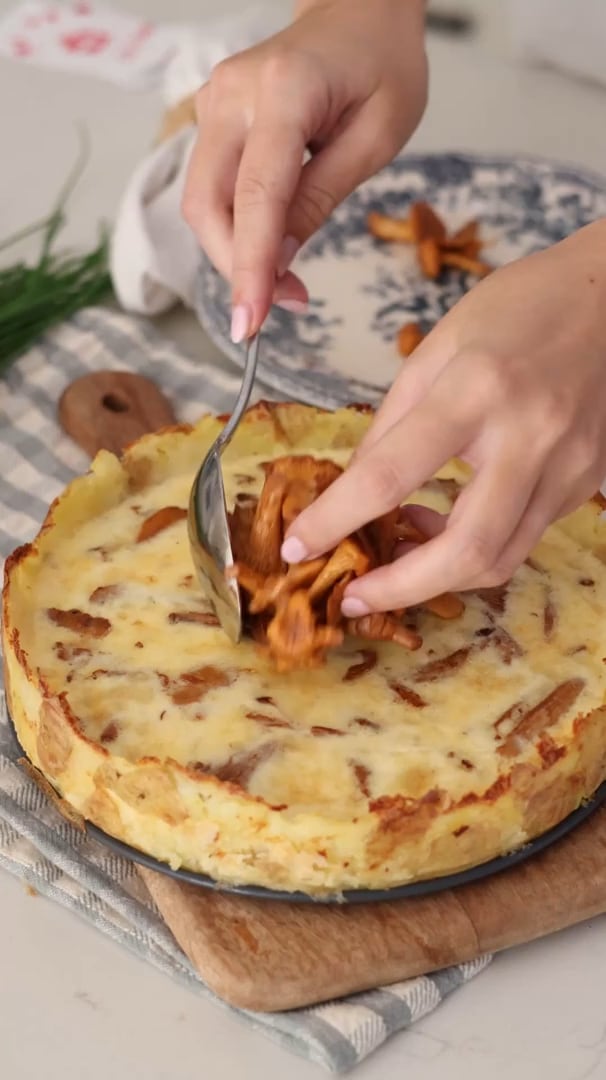 Smashad potatispaj med kantareller