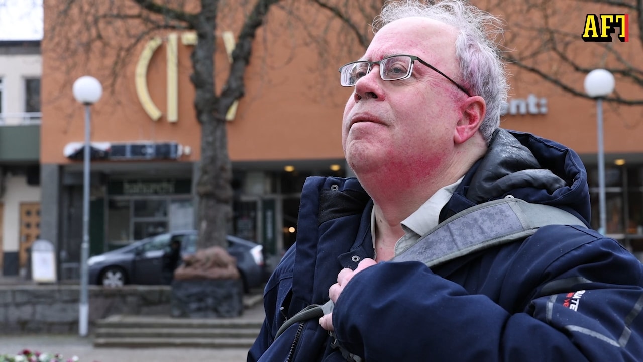 ”Ögonen bränner som eld” – Klas fördes till sjukhus efter attacken