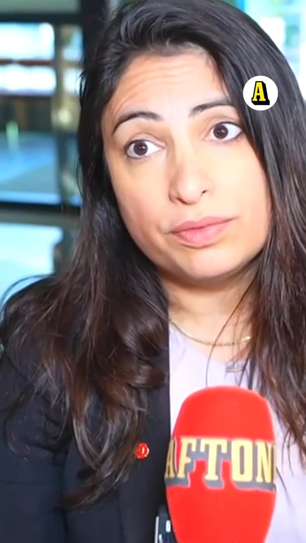 Nooshi Dadgostars (V) ord om Lorena Delgado Varas