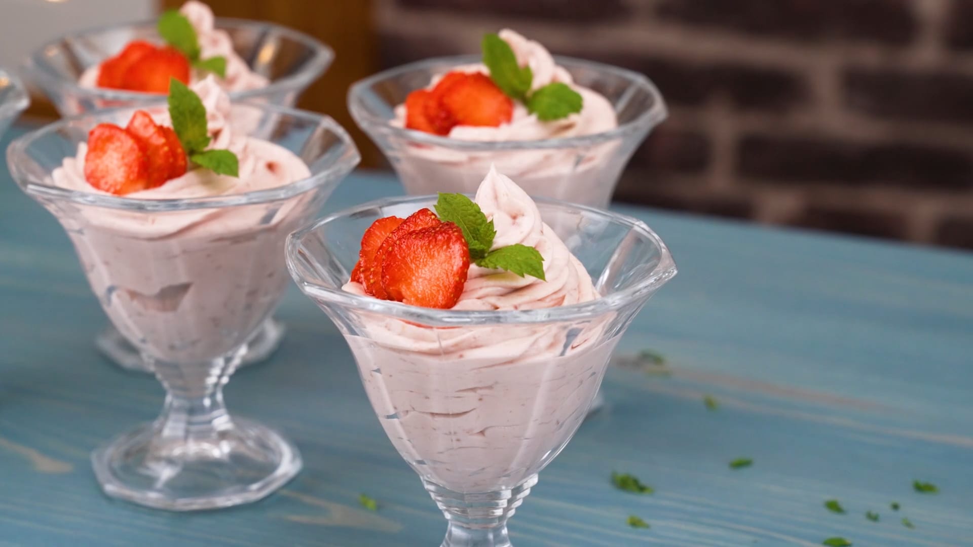 Krämig jordgubbsmousse